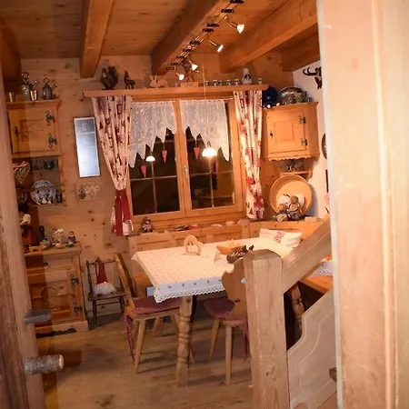 Bed and Breakfast Stiffler-huus Νταβός